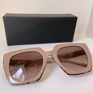 New Vera Wang Sunglasses - V498